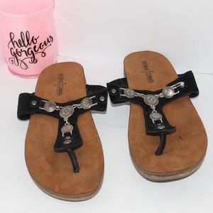 MInnetonka Black Summer Sandal Black Leather  8